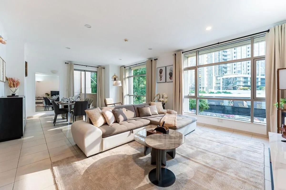 Chic 1-Bedroom Getaway With Downtown Living Charm Dubai