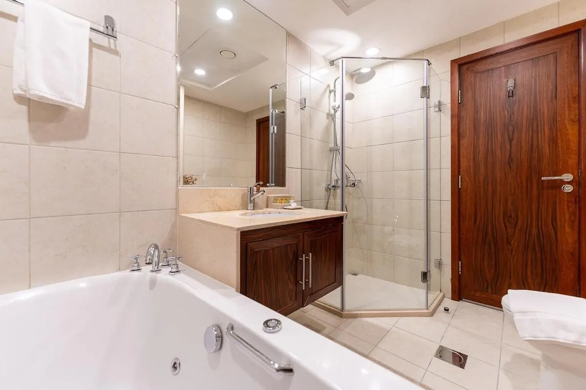 Chic 1-Bedroom Getaway With Downtown Living Charm Дубай 0*,