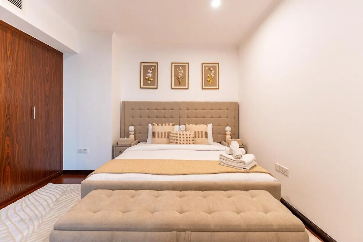 Chic 1-Bedroom Getaway With Downtown Living Charm Дубай ОАЭ